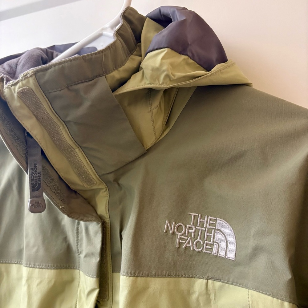 The North Face / Vintage Summit Series Jacket - Picture 2 of 6